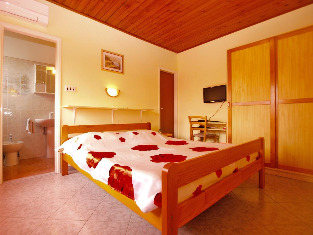 Ližnjan Apartments Luciano 1576 מראה חיצוני תמונה